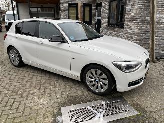 skadebil auto BMW 1-serie 116i EDE Upgrade Edition Leer Glazen schuifdak 2013/3