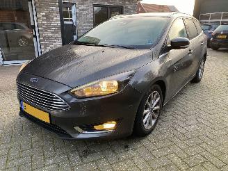 Damaged car Ford Focus 1.5 Automaat Kombi motor probleem 2016/3