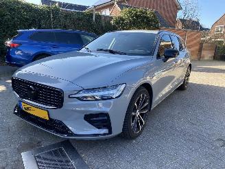skadebil auto Volvo V-60 2.0 B4 Plus Bright Mild Hybrid 2023/11