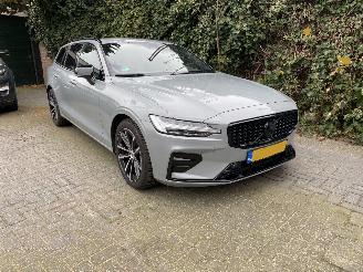 Coche accidentado Volvo V-60 2.0 B4 Plus Bright Mild Hybrid 2023/11