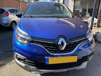 uszkodzony samochody osobowe Renault Captur Version-S 1.3 150PK 4cil 2019/5