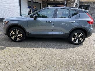skadebil auto Volvo XC40 Recharge Core 70 KWh 2022/11