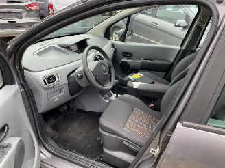 Renault Modus Automaat 1.6 82KW picture 19