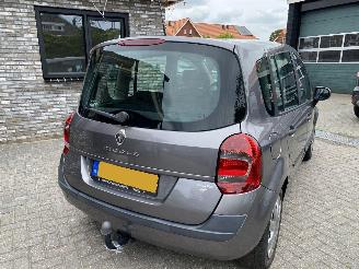 Renault Modus Automaat 1.6 82KW picture 10