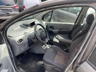 Renault Modus Automaat 1.6 82KW picture 31