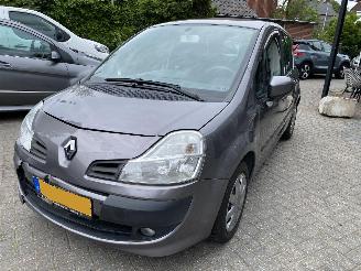 Renault Modus Automaat 1.6 82KW picture 2