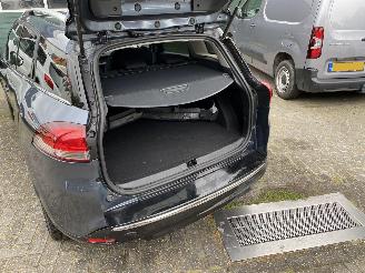 Renault Clio Estate 0.9 TCe Limited picture 19