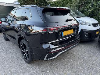 krockskadad bil auto Volkswagen Tiguan 1.5 e-Hybrid R-Line Edition 130/55 KW 2024/11