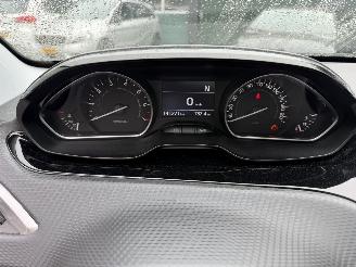 Peugeot 2008 Automaat 1.2 PureTech Blue Lion picture 4