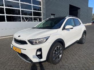 škoda osobní automobily Kia Stonic 1.0i T-GDi 12V SUV  Benzine 998cc 88kW (120pk) FWD 2018/1