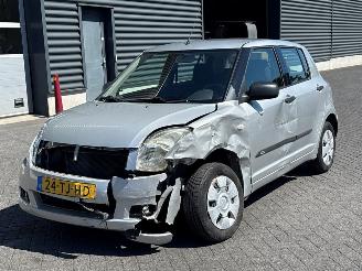 Schadeauto Suzuki Swift 1.3 VVT 16V Hatchback  Benzine 1.328cc 68kW (92pk) FWD 2006/10