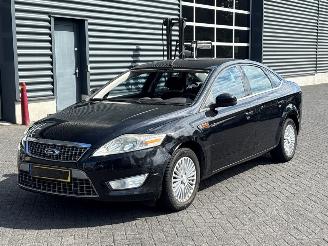 damaged passenger cars Ford Mondeo 2.0 TDCi 115 16V Sedan 4Dr Diesel 1.998cc 85kW (116pk) FWD 2008/9