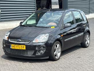 Schadeauto Ford Fiesta 1.25 16V Hatchback  Benzine 1.242cc 55kW (75pk) FWD 2006/1