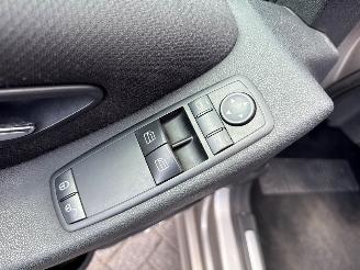 Mercedes B-klasse 2.0 B-200 CDI 16V Hatchback  Diesel 1.991cc 103kW (140pk) FWD picture 17