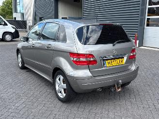 Mercedes B-klasse 2.0 B-200 CDI 16V Hatchback  Diesel 1.991cc 103kW (140pk) FWD picture 3