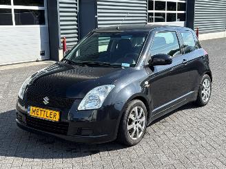 Schadeauto Suzuki Swift 1.3 VVT 16V Hatchback  Benzine 1.328cc 68kW (92pk) FWD 2005 2005/6