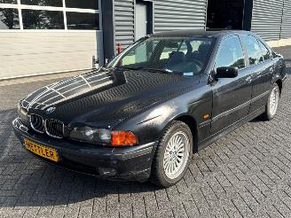 Coche accidentado BMW 5-serie 525 tds Sedan 4Dr Diesel 2.498cc 105kW (143pk) RWD 1997/8