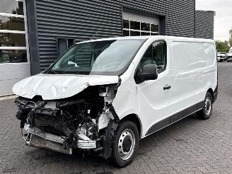 krockskadad bil bedrijf Renault Trafic 2.0 dCi 130 T30 L2H1 Work Edition, Clima, PDC 2023/11