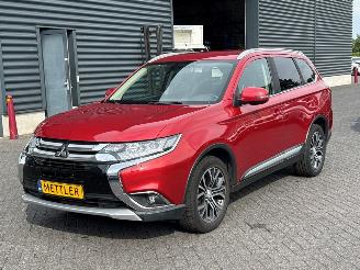 Voiture accidenté Mitsubishi Outlander 7 Persoons 2.0 16V 4x2 SUV  Benzine 1.998cc 110kW (150pk) FWD 2017/2