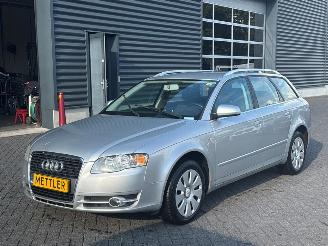 damaged passenger cars Audi A4 2.0 20V Combi/o  Benzine 1.984cc 96kW (131pk) FWD 2006/10