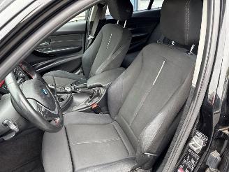 BMW 3-serie 320i 2.0 16V Combi/o  Benzine 1.997cc 135kW (184pk) RWD picture 11