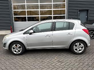 Opel Corsa 1.2 16V Hatchback  Benzine 1.229cc 63kW (86pk) FWD picture 2