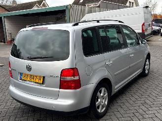 Volkswagen Touran 1.6 FSI 16V MPV  Benzine 1.598cc 85kW (116pk) FWD picture 5