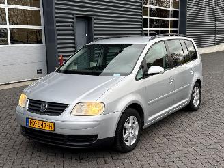 Unfallwagen Volkswagen Touran 1.6 FSI 16V MPV  Benzine 1.598cc 85kW (116pk) FWD 2003/6