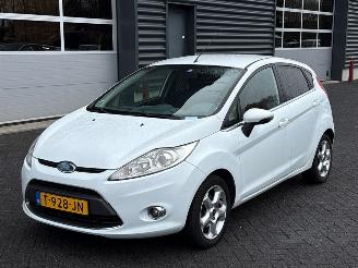 skadebil auto Ford Fiesta 1.4 16V Hatchback  Benzine 1.388cc 71kW (97pk) FWD 2010/6