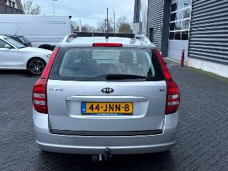 Kia Cee d 1.4 16V Combi/o  Benzine 1.396cc 80kW (109pk) FWD picture 4