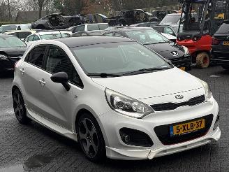 Kia Rio 1.4 CVVT 16V Hatchback  Benzine 1.396cc 80kW (109pk) FWD picture 7