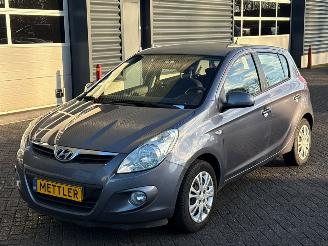 krockskadad bil auto Hyundai I-20 1.2i 16V Hatchback  Benzine 1.248cc 57kW (77pk) FWD 2009/1