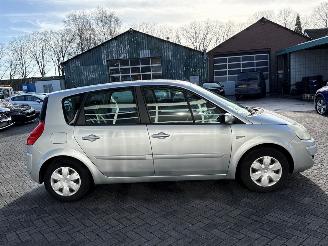 Renault Scenic 1.6 16V MPV  Benzine 1.598cc 82kW (111pk) FWD picture 6