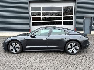 Porsche Taycan 79/84 kWh Sedan 4Dr Elektrisch 280 (381pk) picture 2