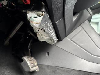 Volkswagen Tiguan R-Line 2.0 TDI 16V SUV  Diesel 1.968cc 110kW (150pk) FWD picture 30