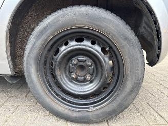 Mazda 2 1.3 16V S-VT Hatchback  Benzine 1.349cc 55kW (75pk) FWD picture 17