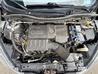 Mazda 2 1.3 16V S-VT Hatchback  Benzine 1.349cc 55kW (75pk) FWD picture 18