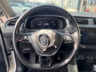 Volkswagen Tiguan R-line 1.5 TSI 16V Evo BlueMotion Technology SUV  Benzine 1.498cc 110kW (150pk) FWD picture 15