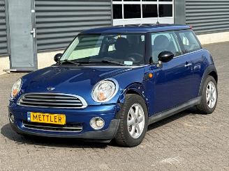 Voiture accidenté Mini One 1.4 16V Hatchback  Benzine 1.397cc 70kW (95pk) FWD 2008/2