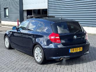 BMW 1-serie 118i 16V Hatchback 4Dr Benzine 1.995cc 105kW (143pk) RWD picture 3