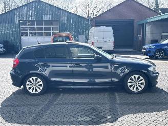 BMW 1-serie 118i 16V Hatchback 4Dr Benzine 1.995cc 105kW (143pk) RWD picture 6