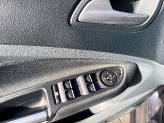 Ford C-Max 1.0 Ti-VCT EcoBoost 12V 125 MPV  Benzine 998cc 92kW (125pk) FWD picture 19