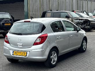 Opel Corsa 1.2 16V Hatchback  Benzine 1.229cc 59kW (80pk) FWD picture 5