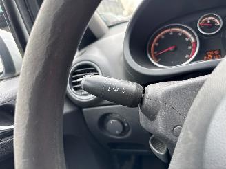 Opel Corsa 1.2 16V Hatchback  Benzine 1.229cc 59kW (80pk) FWD picture 14