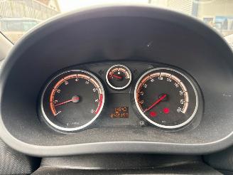 Opel Corsa 1.2 16V Hatchback  Benzine 1.229cc 59kW (80pk) FWD picture 13