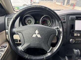 Mitsubishi Pajero 7 pers 3.0 V6 24V Jeep/SUV  Benzine 2.972cc 133kW (181pk) 4x4 picture 14