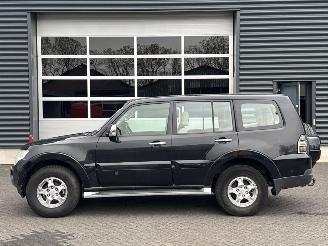 Mitsubishi Pajero 7 pers 3.0 V6 24V Jeep/SUV  Benzine 2.972cc 133kW (181pk) 4x4 picture 2