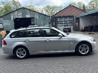 BMW 3-serie 318d 16V Combi/o  Diesel 1.995cc 105kW (143pk) RWD picture 6