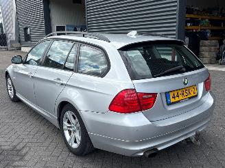 BMW 3-serie 318d 16V Combi/o  Diesel 1.995cc 105kW (143pk) RWD picture 3