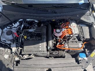 Volkswagen Tiguan R-Line 1.4 TSI eHybrid 16V SUV  Elektrisch Benzine 1.395cc 180kW (265pk) FWD 1.4 TSI eHybrid 16V SUV  Elektrisch Benzine 1.395cc 195kW (265pk) FWD picture 30